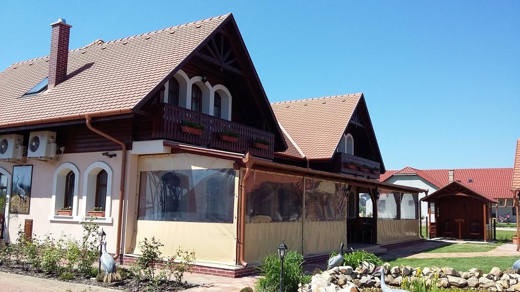 Hotel Sóvirág Vendégház Hortobágy Exterior foto