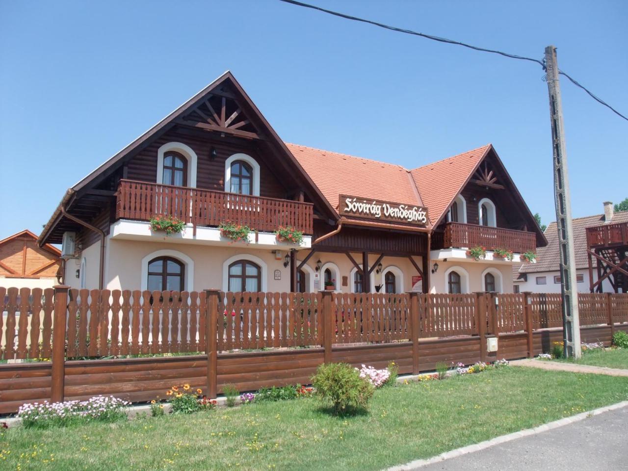 Hotel Sóvirág Vendégház Hortobágy Exterior foto